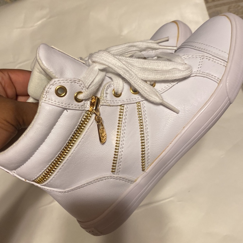 G by Guess HIGH TOP WHITE SNEAKERS WITH ZIP DESIGN SIZE 6.5M - Picture 6 of 13